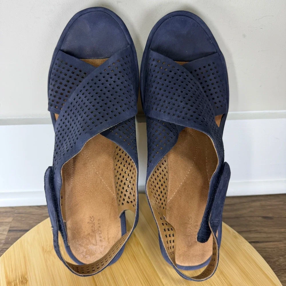 Excellent Clarks Petula Viola Wedge Sandal Women 12 Navy Blue Leather Perforated
